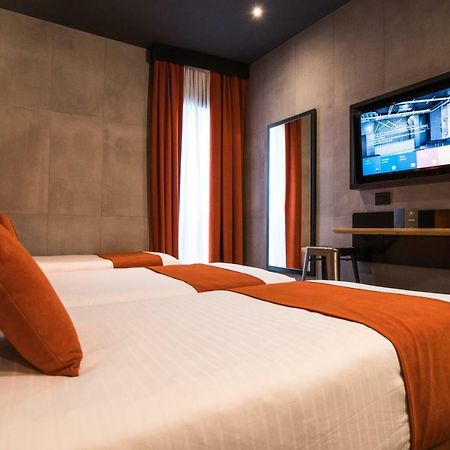 J24 Hotel Milano Exterior foto